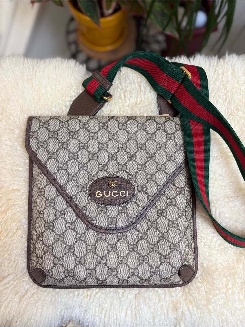 Gucci Neo Vintage GG Supreme Medium Messenger Bag *EUC* - Picture 16 of 16